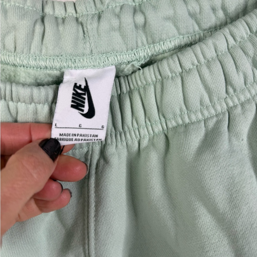 Nike Tapered Jogger Men's Sports Pants Size L Mint Green Elastic Waist A030425 - Picture 5 of 7